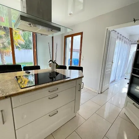 Maison Sur Marne 4 Chambres,proche Disney *